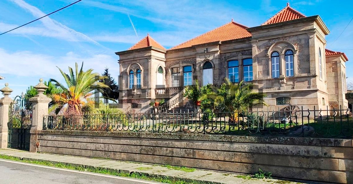 Casas à venda em Castelo Rodrigo