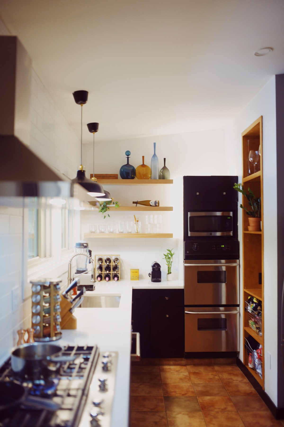 Como organizar e decorar uma cozinha pequena 