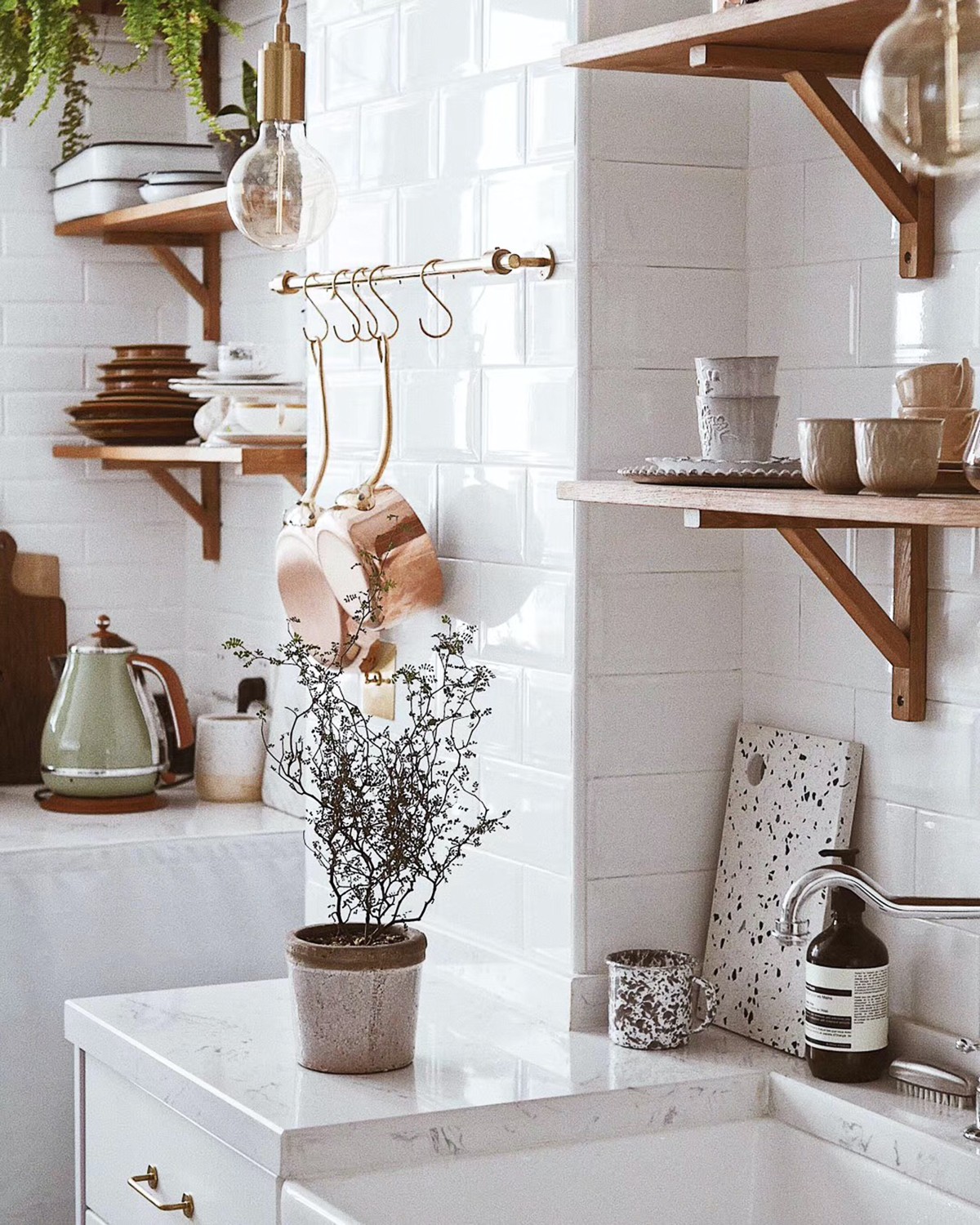 Como organizar e decorar uma cozinha pequena 