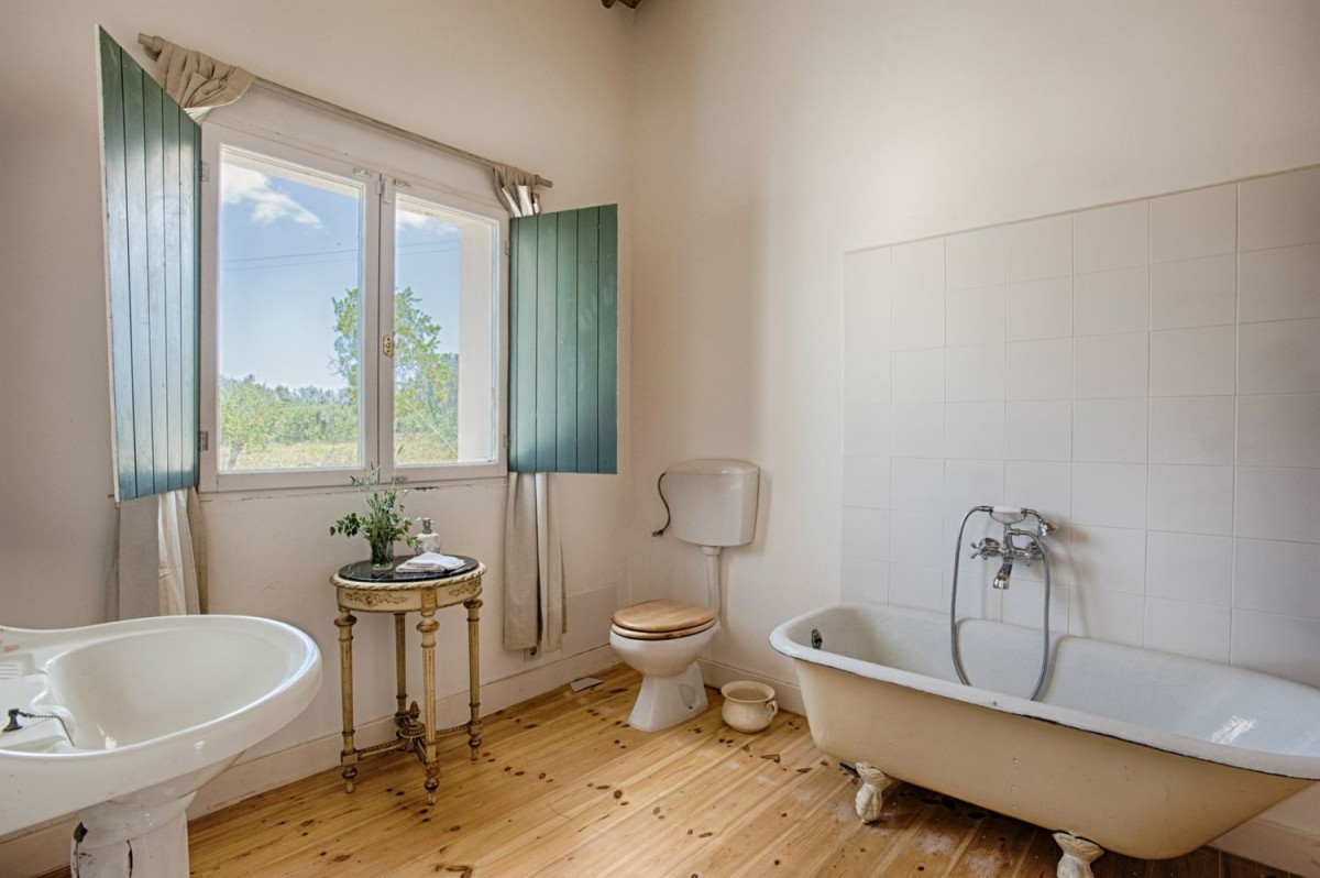 Anche i bagni della struttura sono incredibilmente spaziosi
