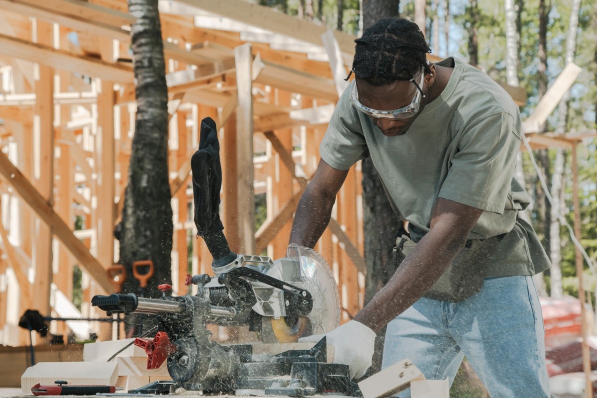 Falta de trabalhadores na construção