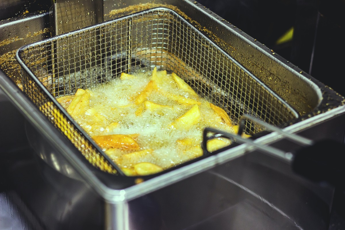 Como tirar o cheiro a fritos