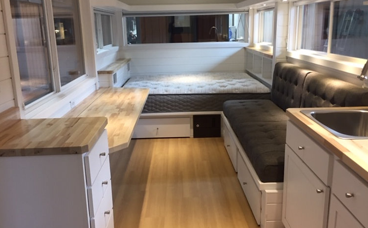 Casa pré-fabricada de madeira