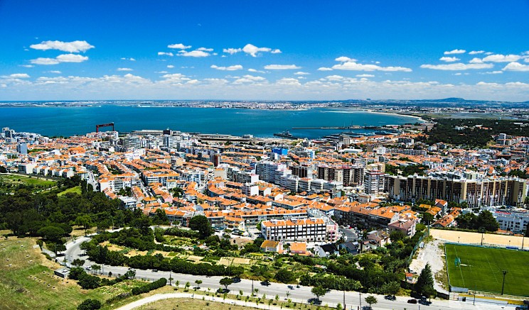 Casas a custos controlados em Almada