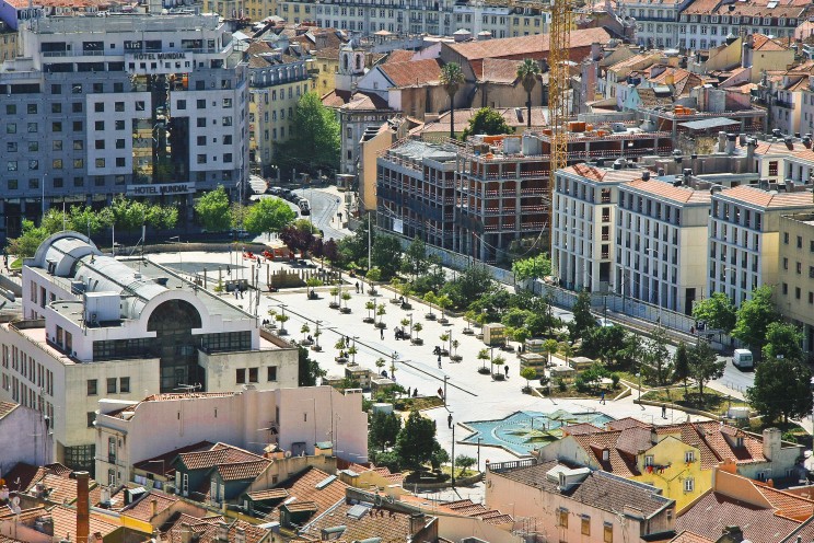 Nova praça da Mouraria avança e moradores têm que desocupar prédios