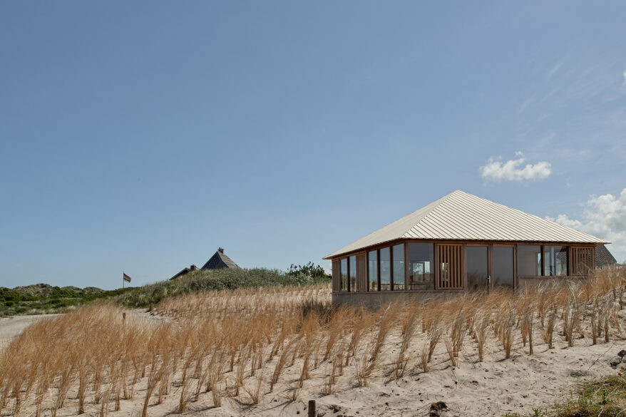  House in the Dunes