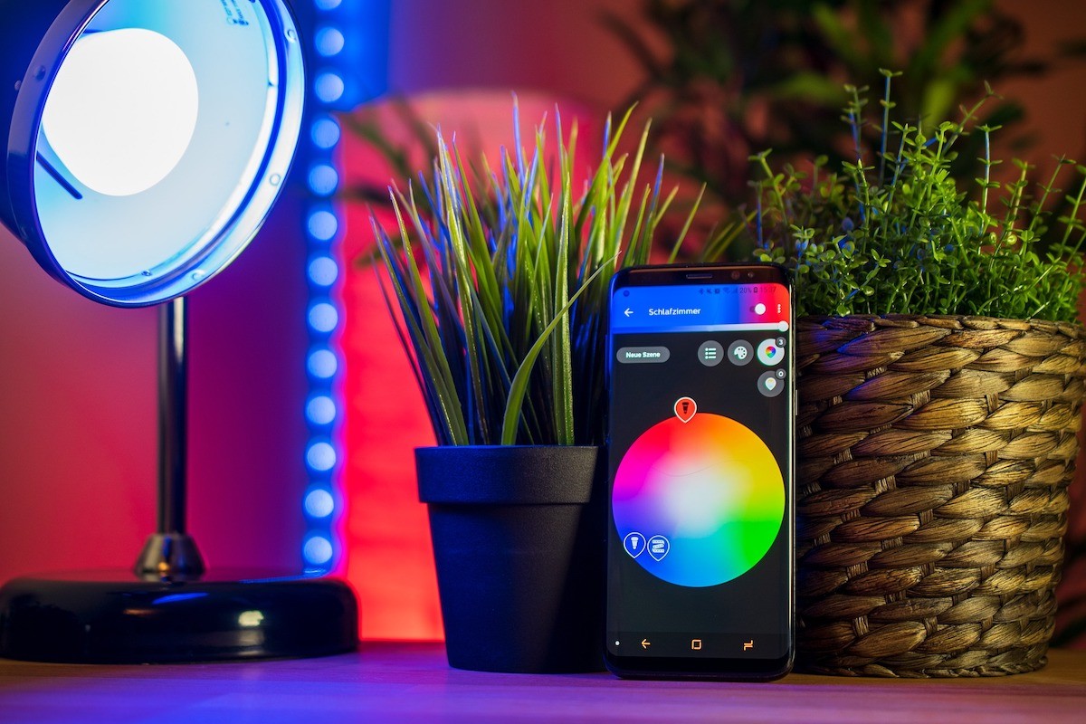 Candeeiro inteligente RGB