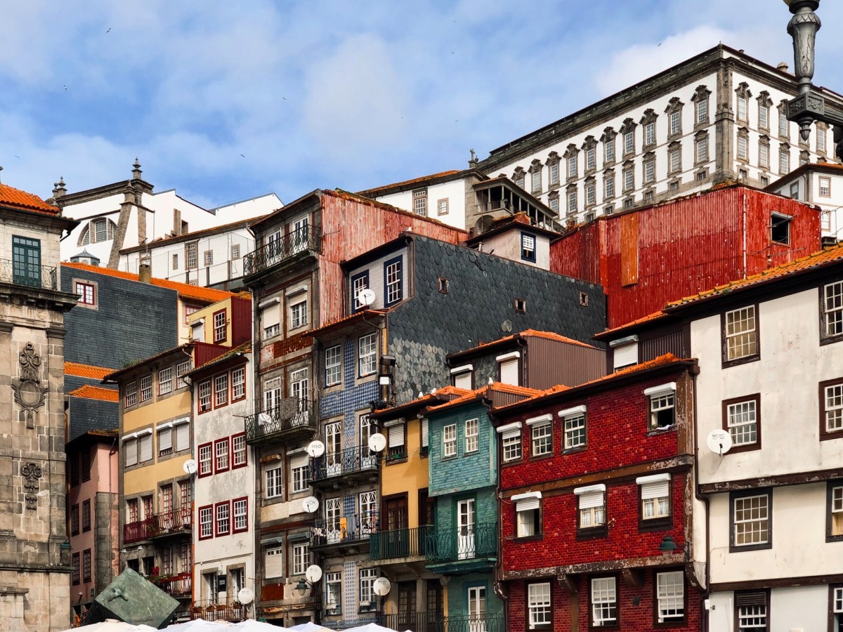 Suspensão de AL no Porto