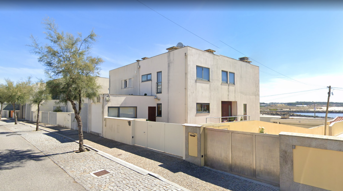 Anexo ilegal em moradia