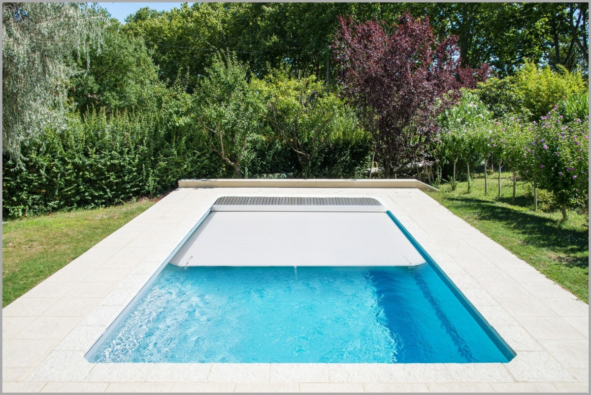piscina pré-fabricada