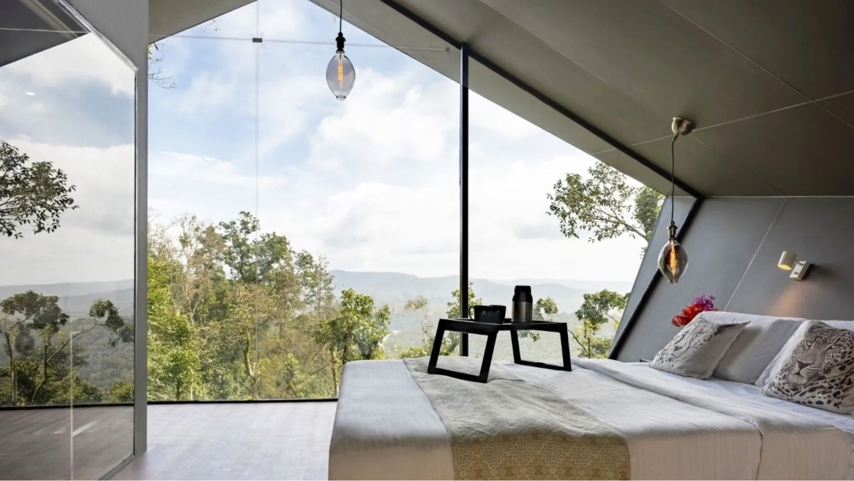 casa pré-fabricada com luz natural