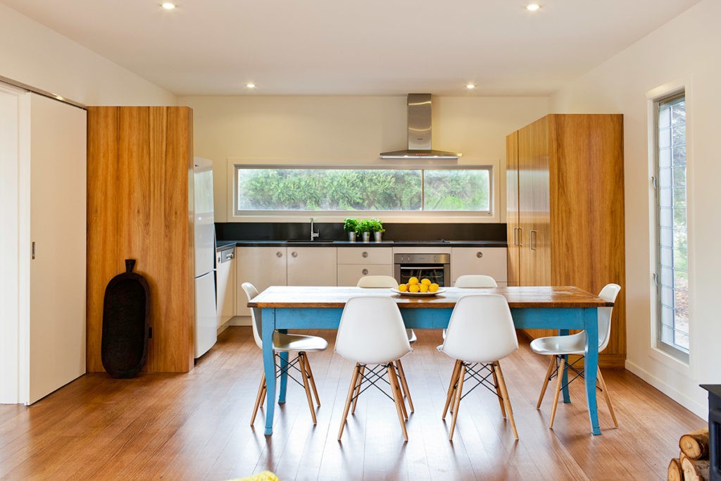 Cozinha da casa pré-fabricada