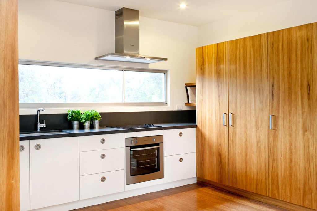 Cozinha da casa pré-fabricada