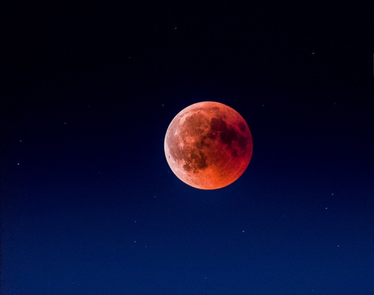 Red moon