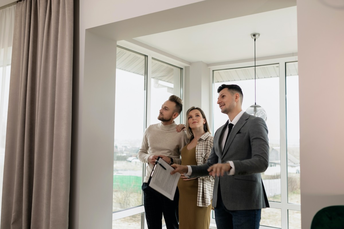 agentes imobiliários