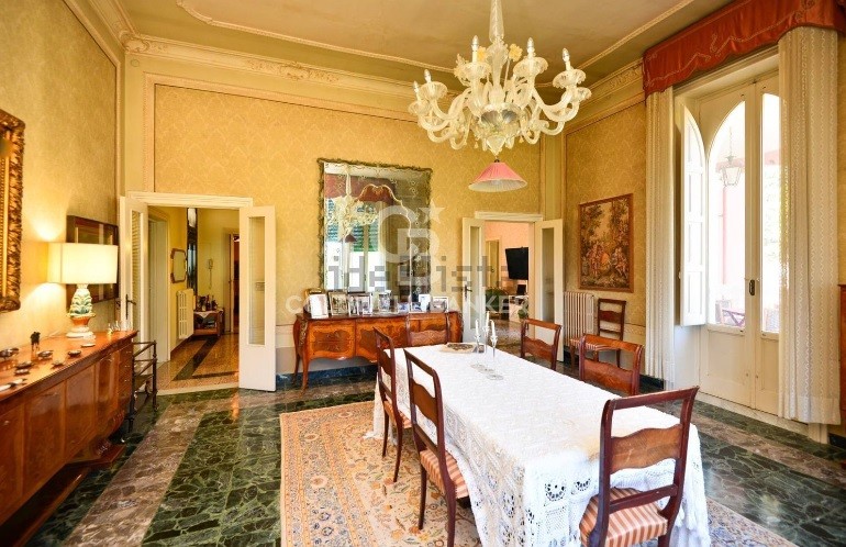 viver num palácio