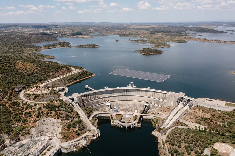 Painéis solares no Alqueva