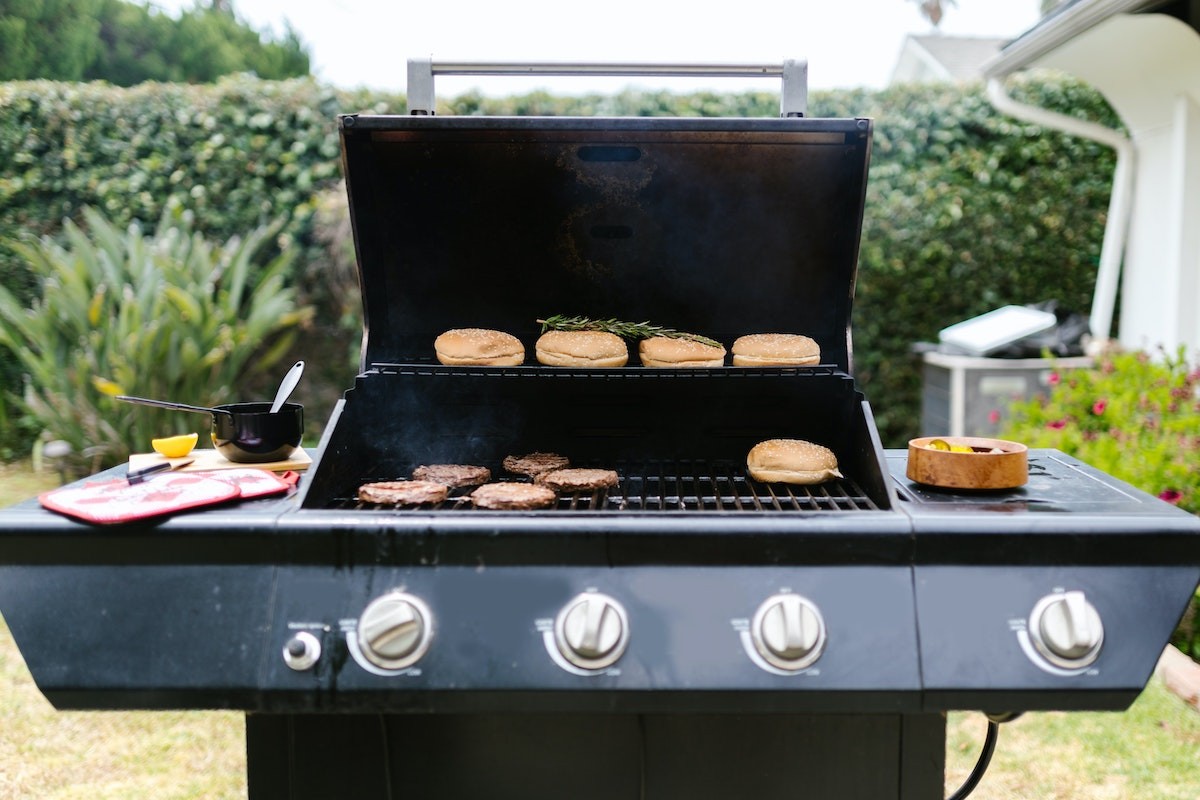 hambúrguer na barbecue