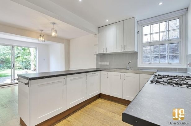 A casa que Boris Johnson pôs à venda em Londres por 1,9 milhões