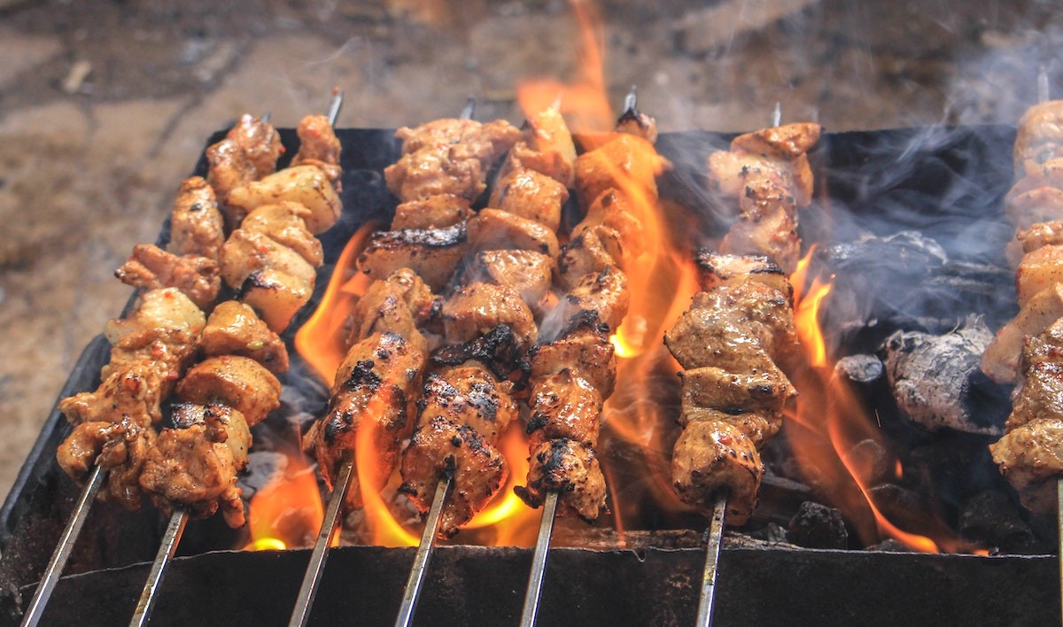 carne no churrasco