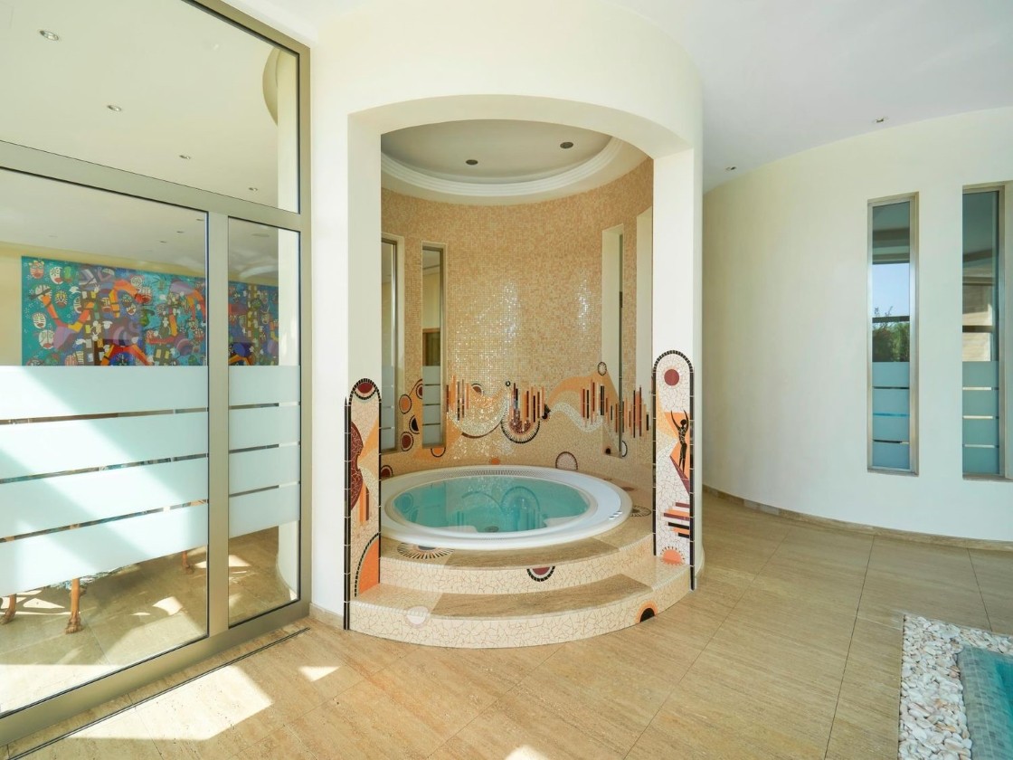 relaxar num jacuzzi