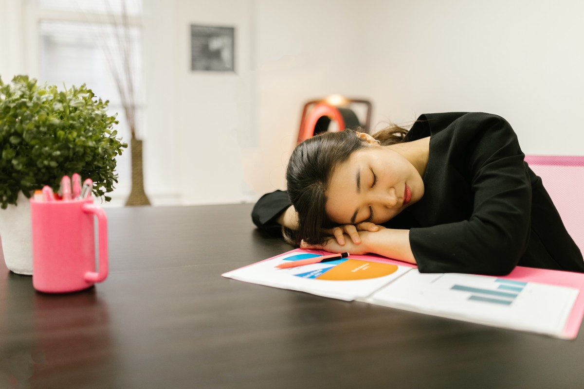 vantagens de dormir a sesta