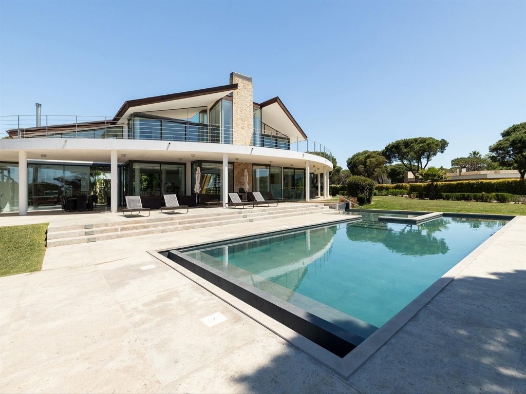 casa de luxo com piscina