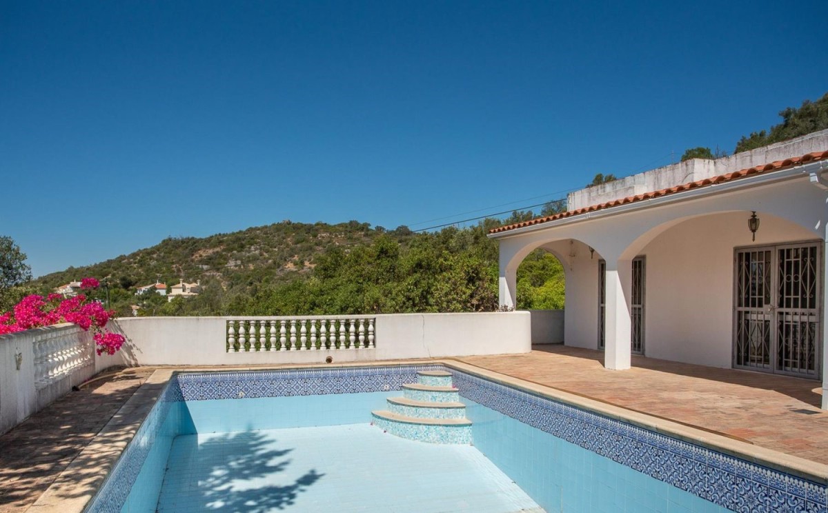 Bank properties in the Algarve
