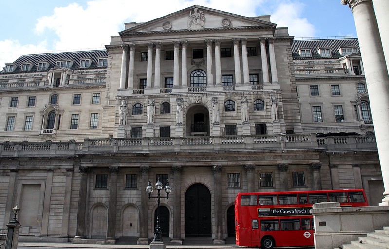 Juros a subir em Inglaterra