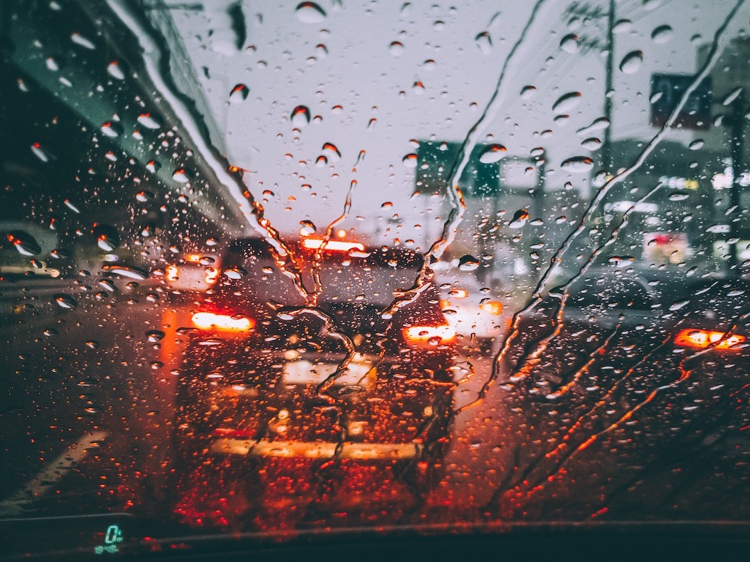 chuva no carro