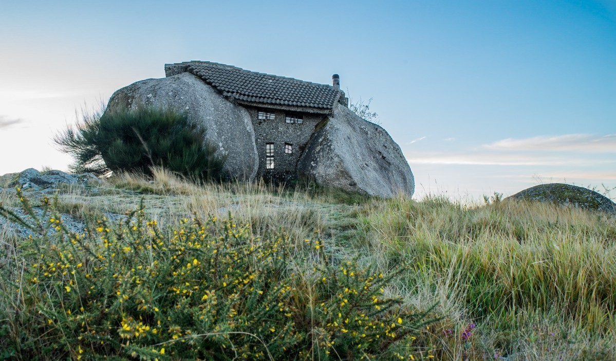 Casa do Penedo, Portugal