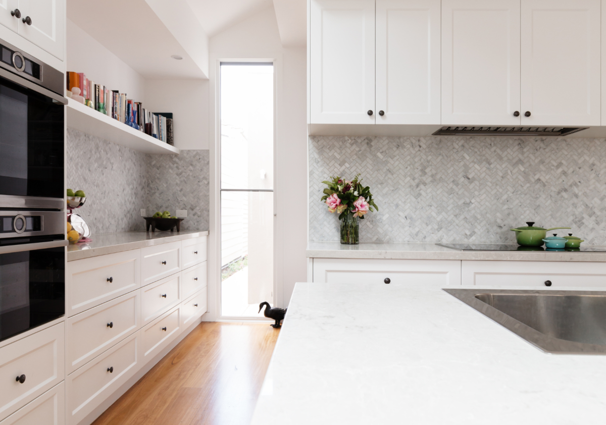 Backsplash de cozinha: adesivos em vez de azulejos