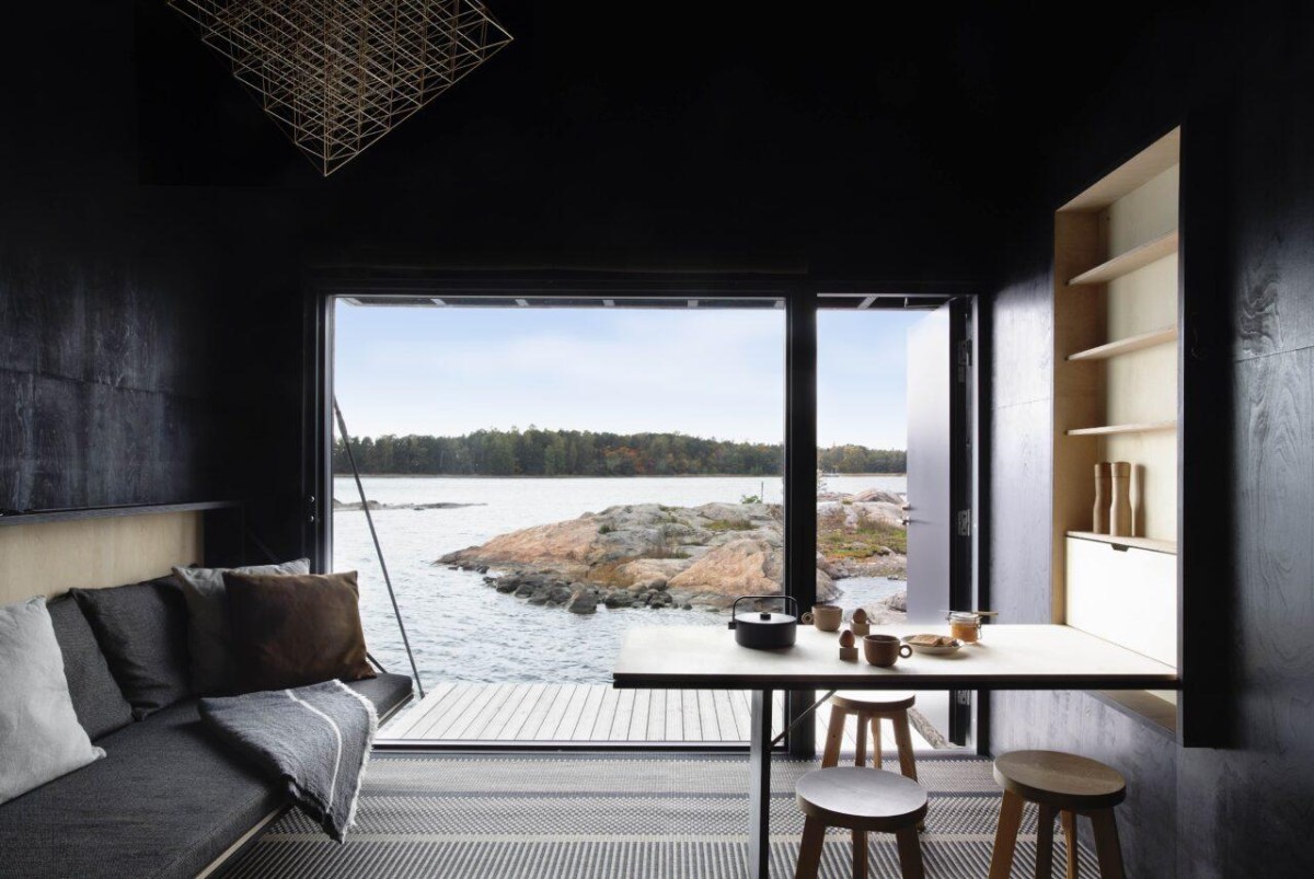 Cabanas pré-fabricadas e autossuficientes para relaxar nas margens do Báltico