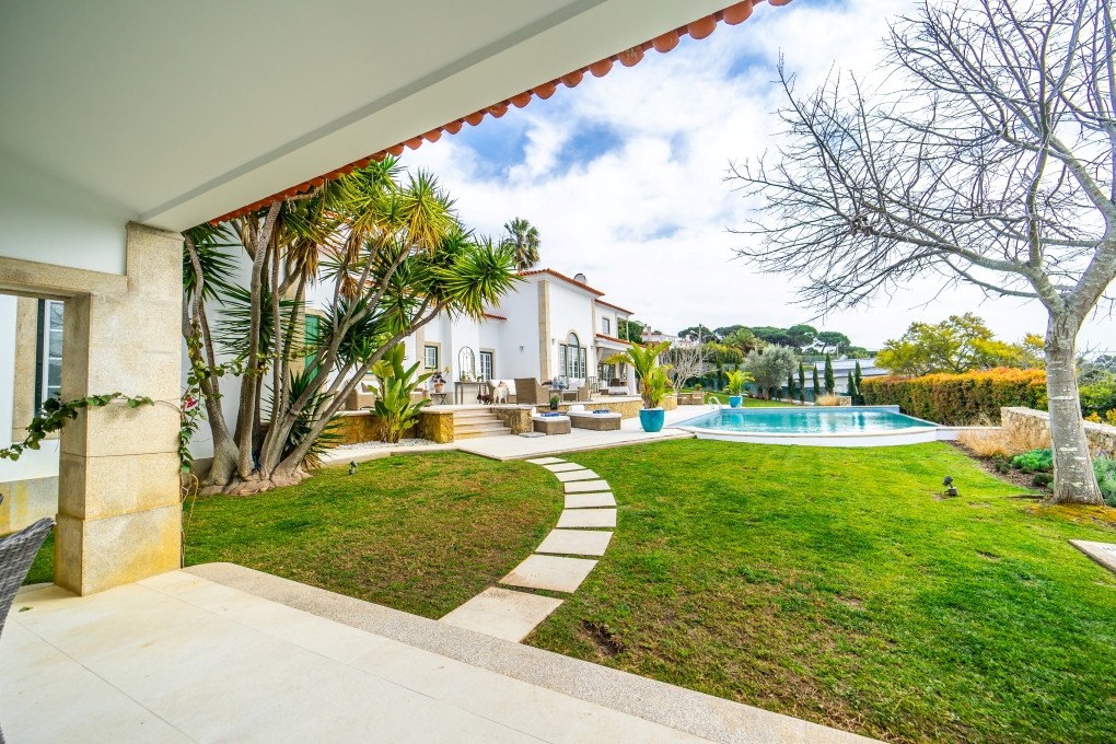 Casa de luxo com jardim