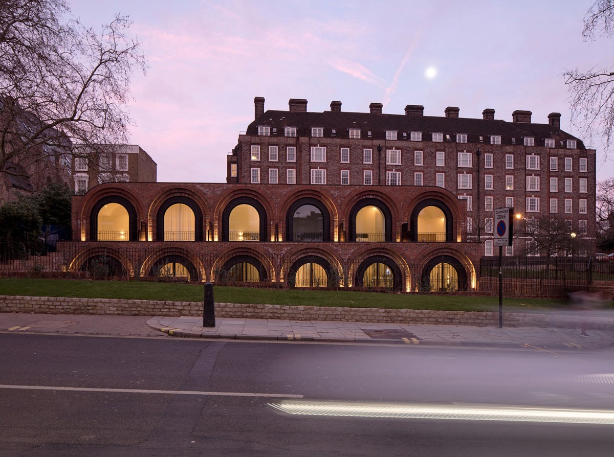 Fachada con los arcos