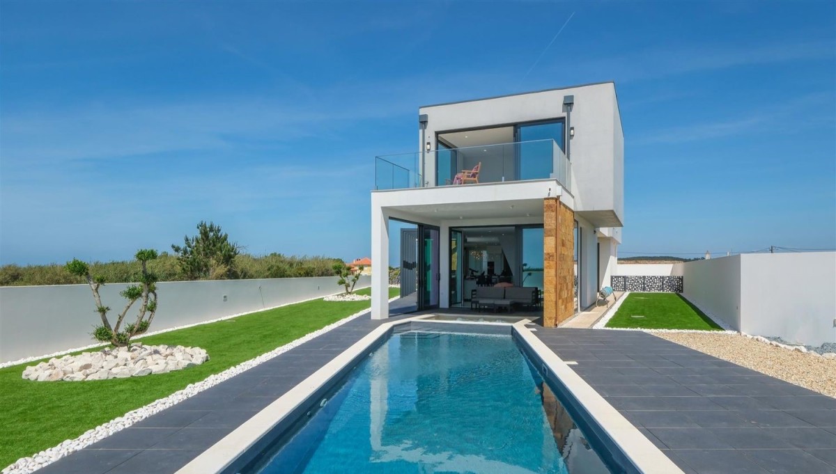 Einzigartige Villa mit moderner Architektur und Meerblick in Leiria