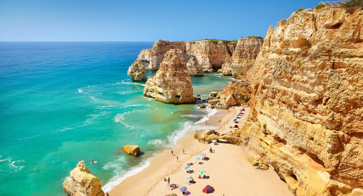 A guide to the best beaches in the Algarve