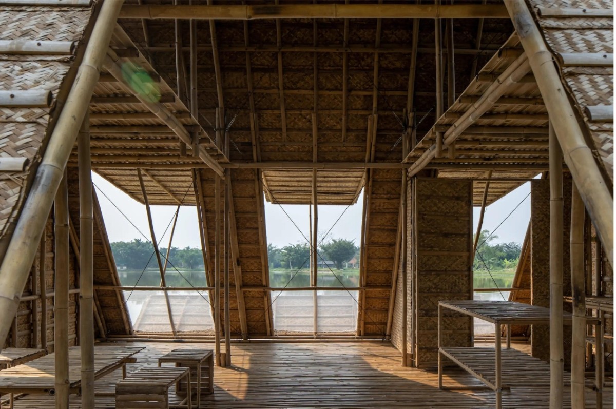 Casas flutuantes e de bambu 