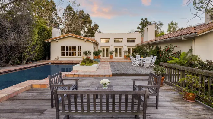 Casa da atriz Angela Lansbury em Los Angeles vendida por 5 milhões