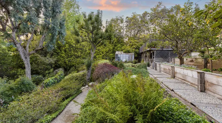 Casa da atriz Angela Lansbury em Los Angeles vendida por 5 milhões