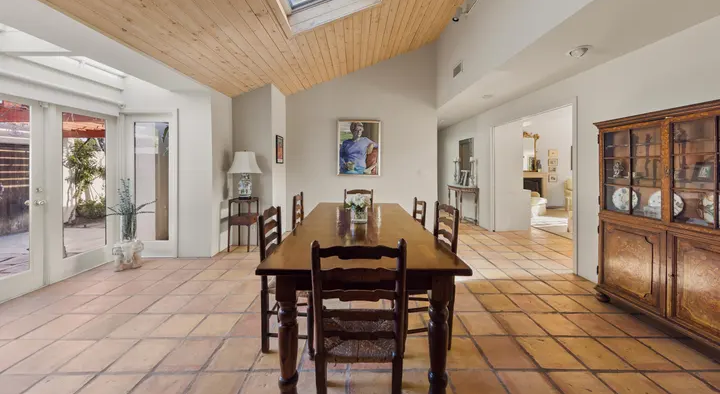 Casa da atriz Angela Lansbury em Los Angeles vendida por 5 milhões