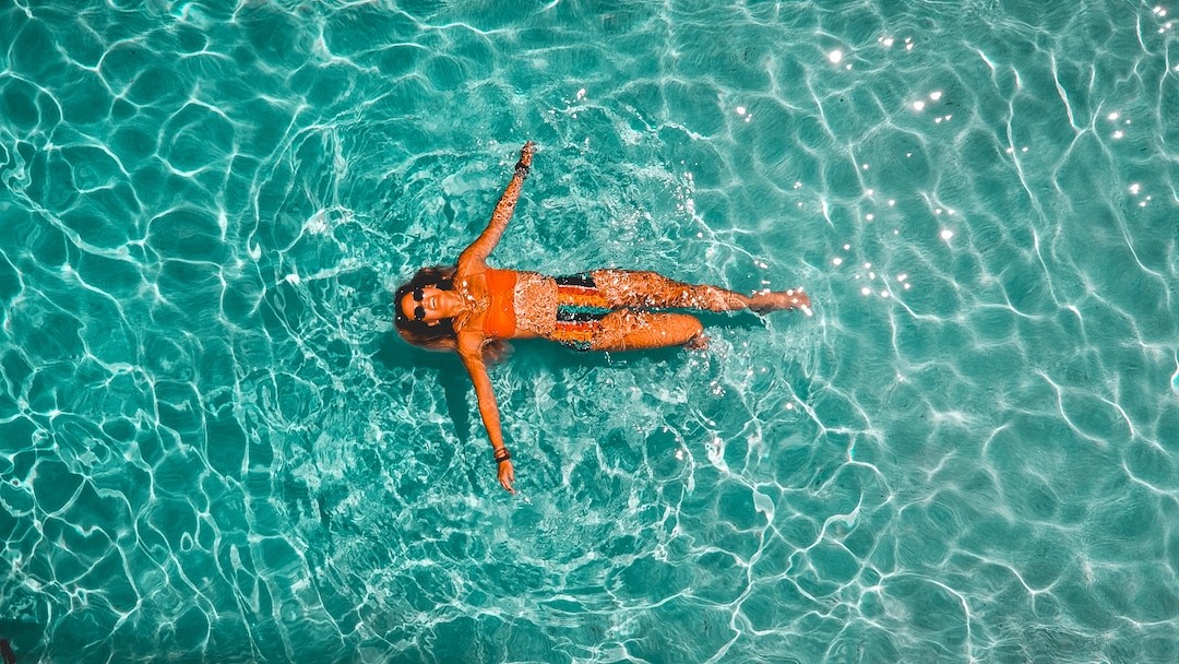 férias na piscina