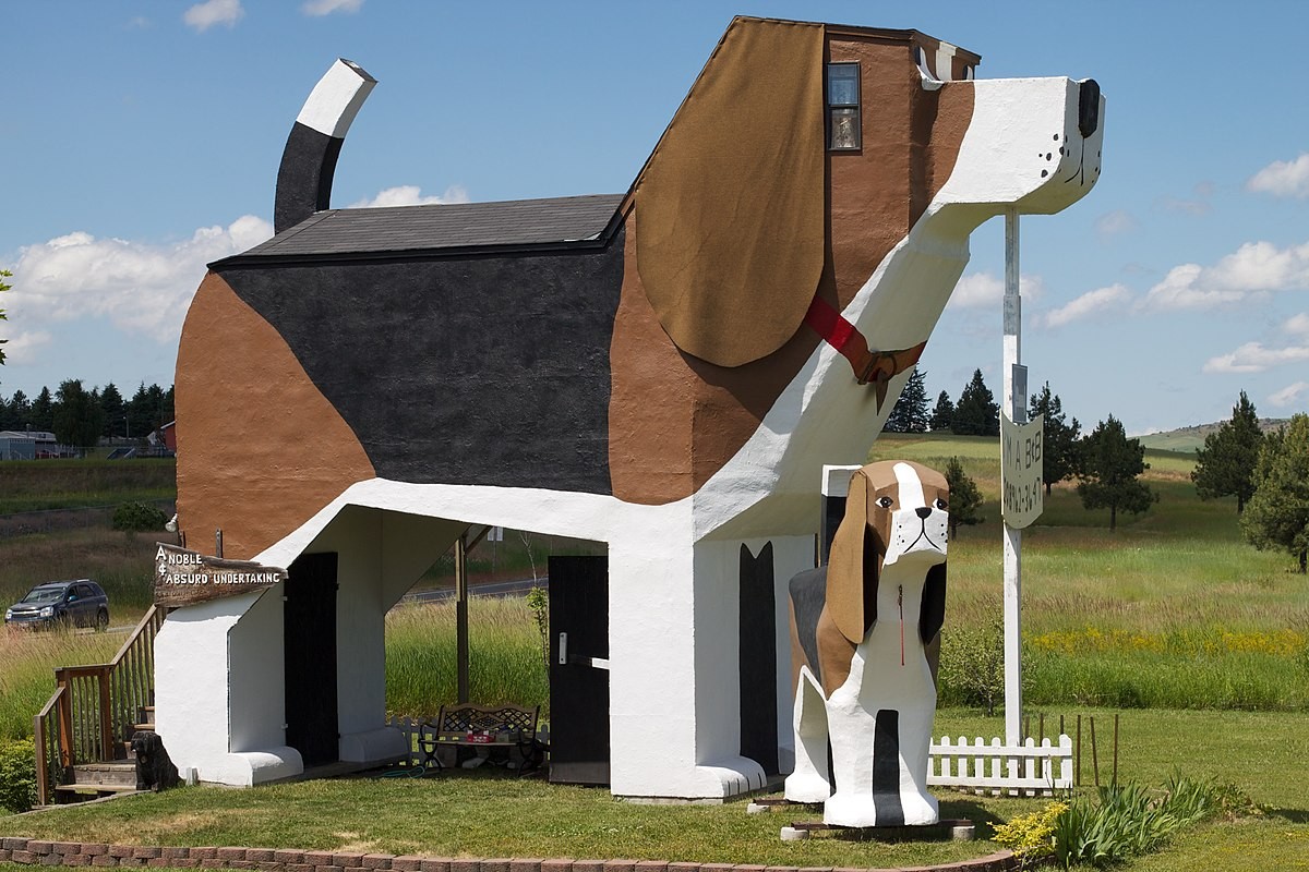 Os 10 alojamentos mais bizarros do mundo - Dog Bark Inn