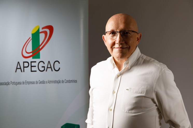 Administradores de condomínios criticam bancos