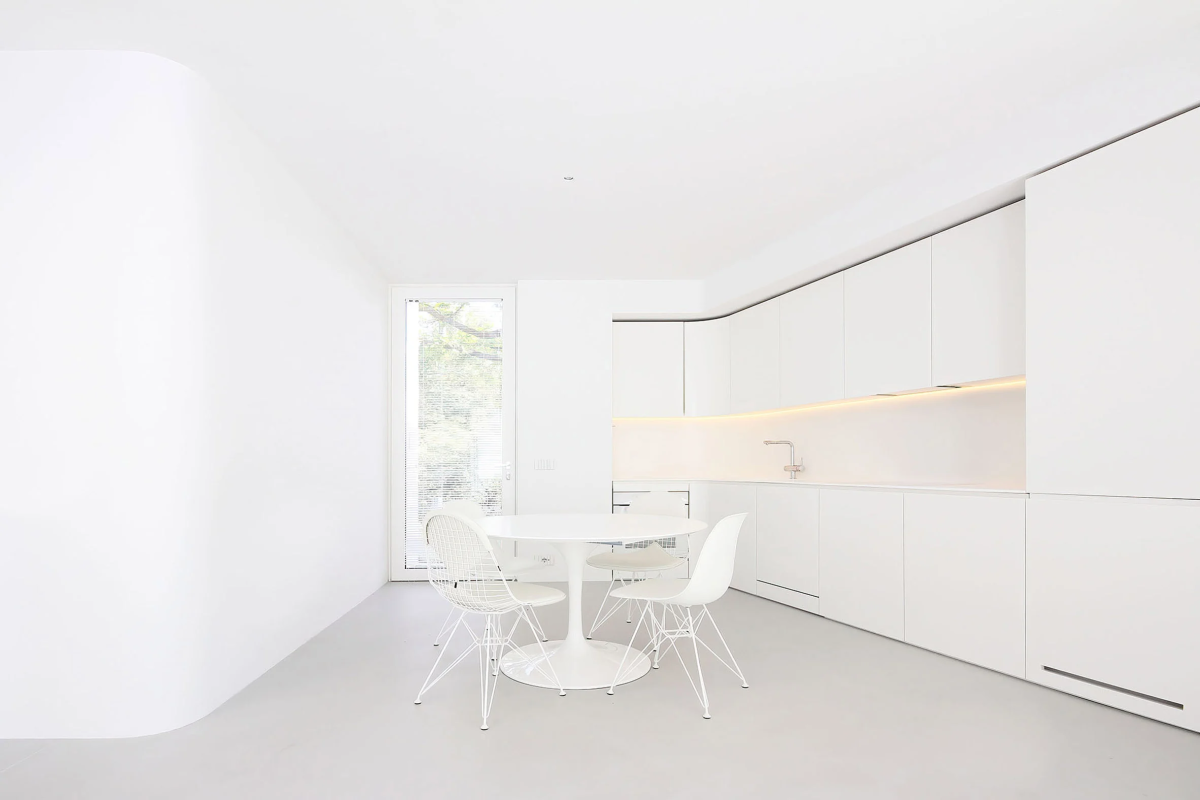 Esta casa em forma de pentágono tem vistas de sonho