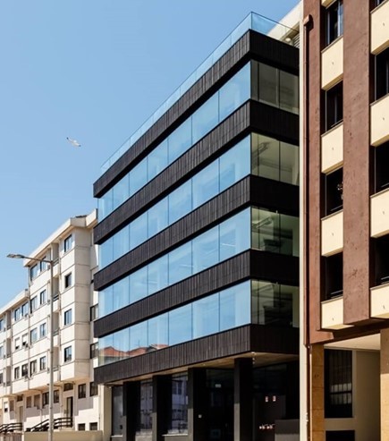 Edifício de escritórios no Porto vendido
