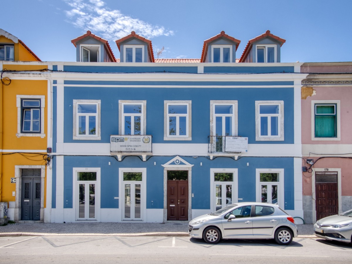 Gebäude Luísa Todi 261