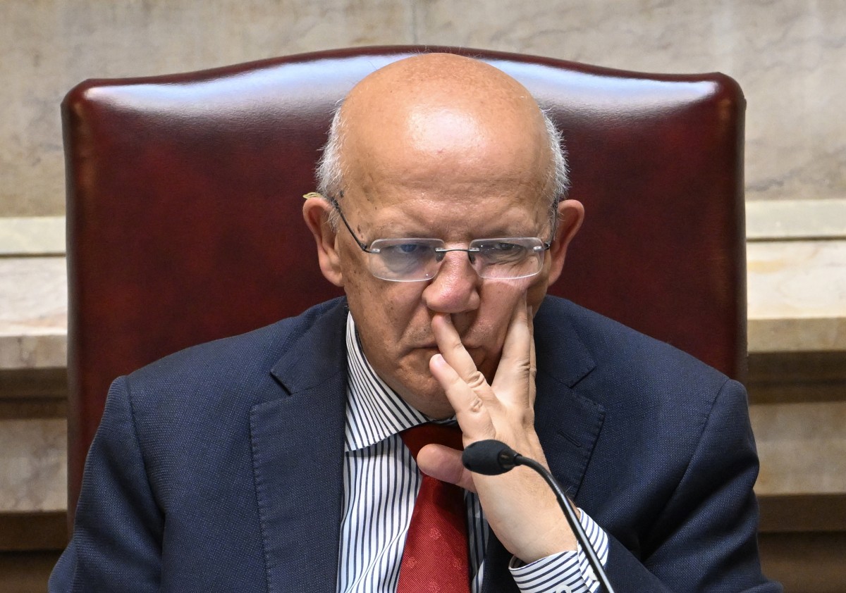 Parlamento em funções até 15 de janeiro