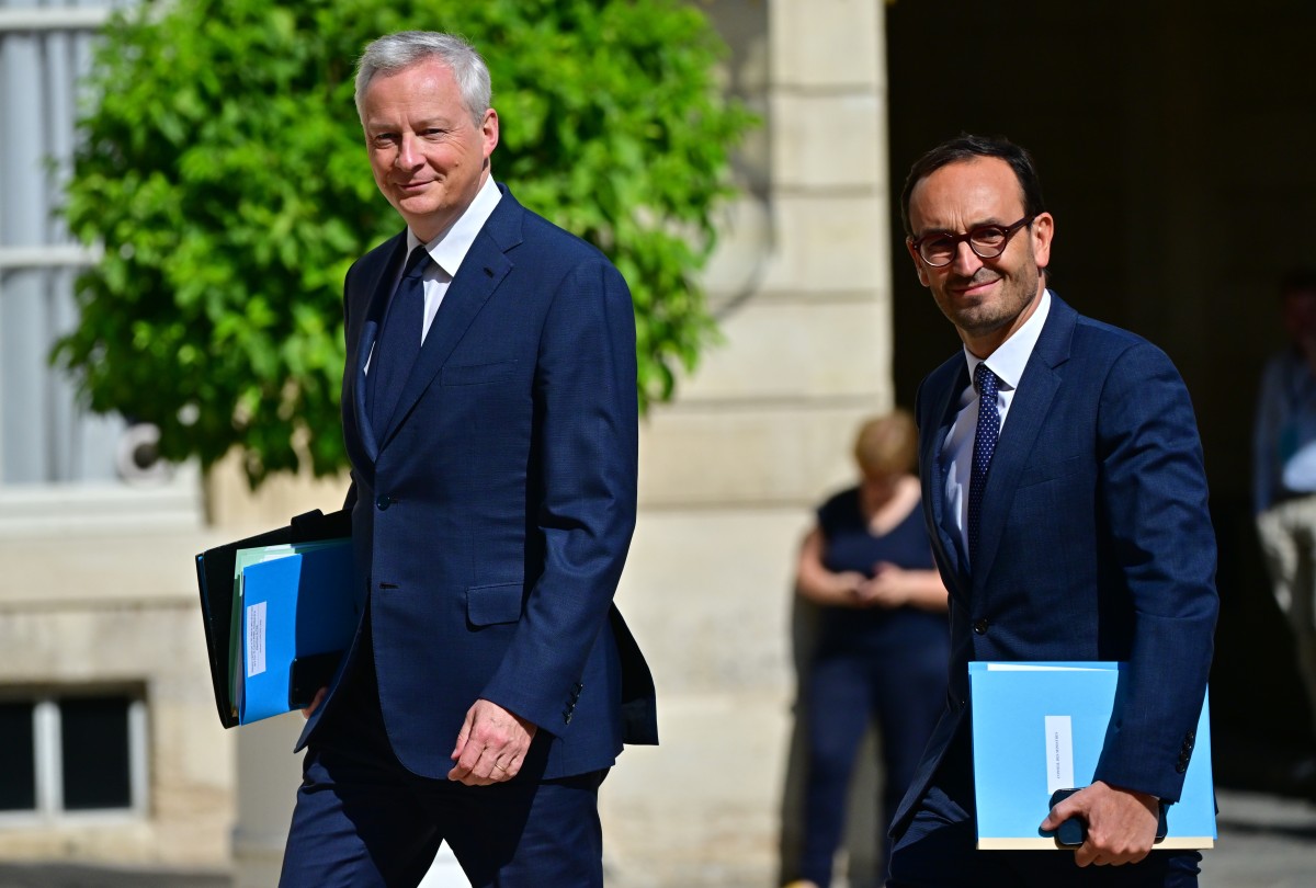 Ministro francês da Economia e Finanças, Bruno Le Maire, e ministro francês do Orçamento, Thomas Cazenave governo francês