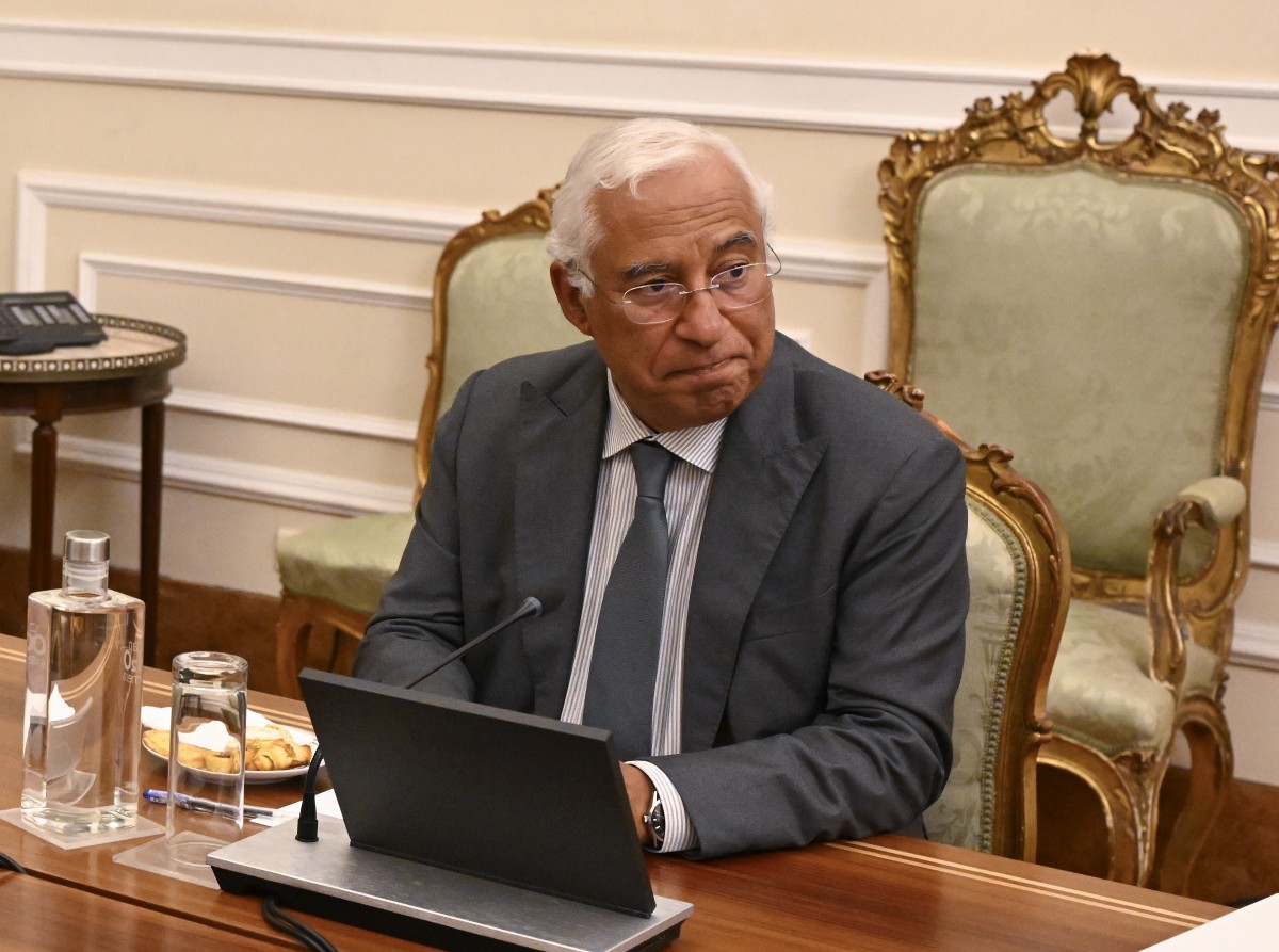 Demissão de Costa